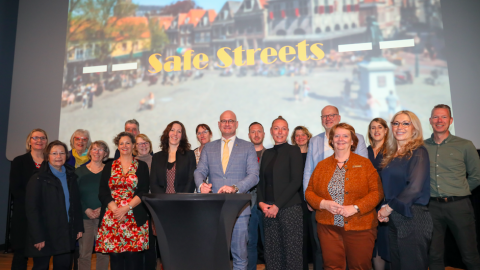 Burgemeester tekent Intentieverklaring Safe Streets op internationale vrouwendag