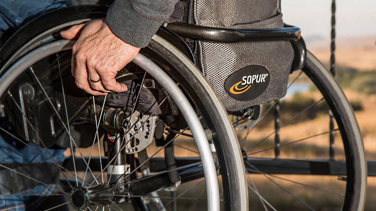 bushaltes beter toegankelijk voor mensen met beperking