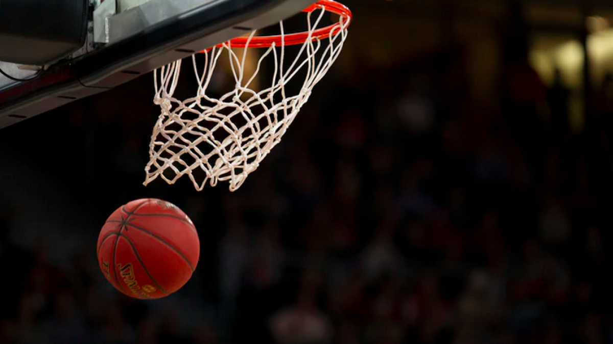 Brugklassers Copernicus aan de slag met topbasketballer Henk Pieterse